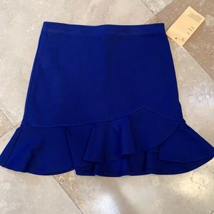 Scalloped mini skirt